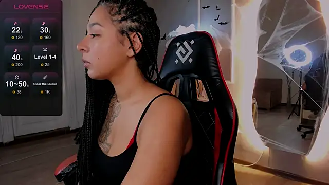 Aisha Goldstein online show from 11.03.25