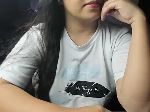 Snapshot of Divya68 chatting on 10.18.25 Divya68 online show from 10.18.25