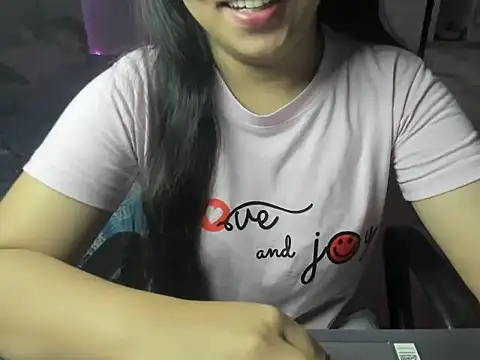 Snapshot of Divya68 chatting on 10.28.25 Divya68 online show from 10.28.25