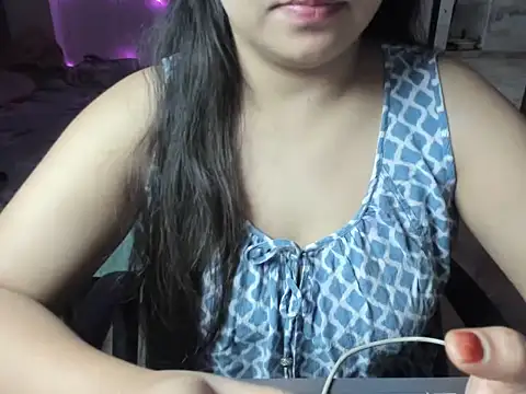 Snapshot of Divya68 chatting on 11.13.25 Divya68 online show from 11.13.25