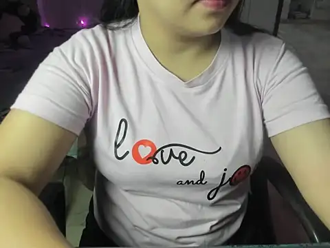 Snapshot of Divya68 chatting on 11.15.25 Divya68 online show from 11.15.25