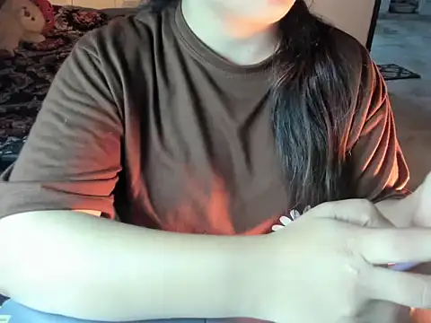 Snapshot of Divya68 chatting on 12.13.25 Divya68 online show from 12.13.25