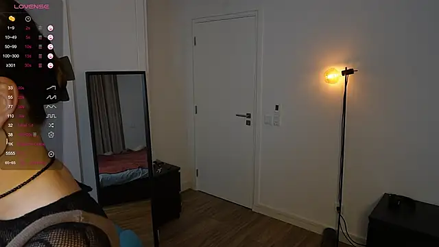 Snapshot of NeonyMuse chatting on 11.16.25 NeonyMuse online show from 11.16.25