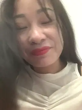 Snapshot of Linh_sexyy chatting on 10.24.25 Linh sexyy online show from 10.24.25