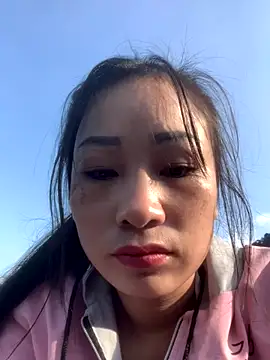 Snapshot of Linh_sexyy chatting on 10.29.25 Linh sexyy online show from 10.29.25