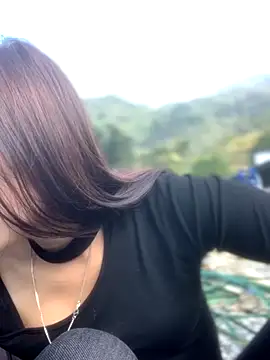 Snapshot of Linh_sexyy chatting on 11.21.25 Linh sexyy online show from 11.21.25