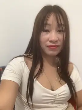Snapshot of Linh_sexyy chatting on 11.23.25 Linh sexyy online show from 11.23.25