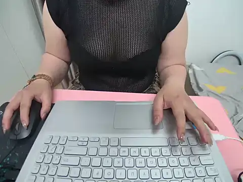 Hanna Mina online show from 01.14.26