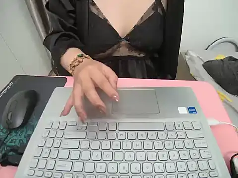 Hanna Mina online show from 01.15.26