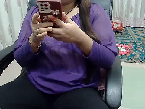 Snapshot of SexyRani2000 chatting on 06.17.26 SexyRani2000 online show from 06.17.26