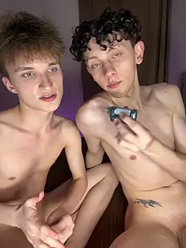 TwinksNextDoor online show from 02.28.26