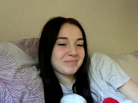 Snapshot of Polly29332 chatting on 10.19.25 Polly29332 online show from 10.19.25