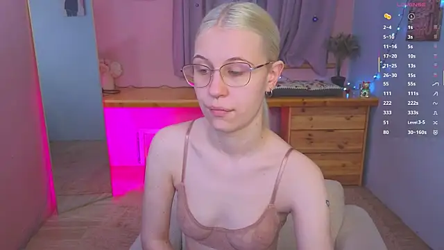 Snapshot of lovedrope chatting on 01.08.26 lovedrope online show from 01.08.26