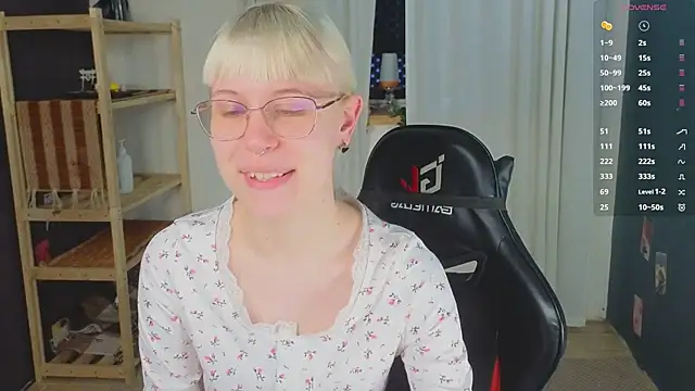 Snapshot of lovedrope chatting on 02.12.26 lovedrope online show from 02.12.26