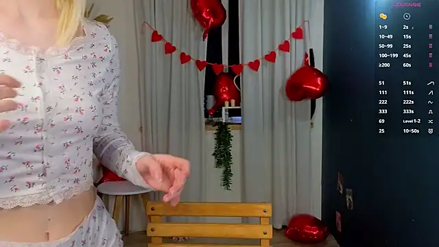 Snapshot of lovedrope chatting on 02.15.26 lovedrope online show from 02.15.26