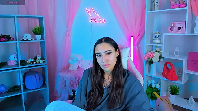 Snapshot of RebeckaThornton chatting on 11.03.25 RebeckaThornton online show from 11.03.25