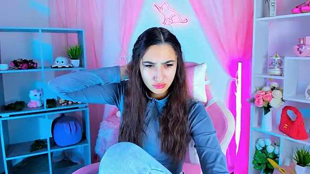 Snapshot of RebeckaThornton chatting on 11.13.25 RebeckaThornton online show from 11.13.25