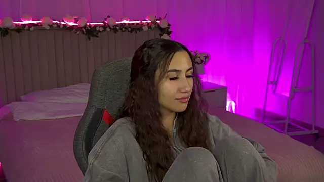 Snapshot of RebeckaThornton chatting on 11.20.25 RebeckaThornton online show from 11.20.25