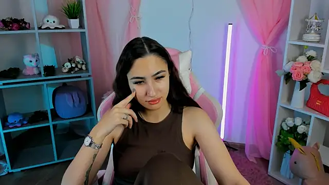 Snapshot of RebeckaThornton chatting on 11.26.25 RebeckaThornton online show from 11.26.25