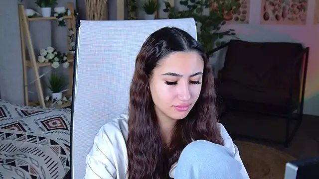 Snapshot of RebeckaThornton chatting on 11.29.25 RebeckaThornton online show from 11.29.25