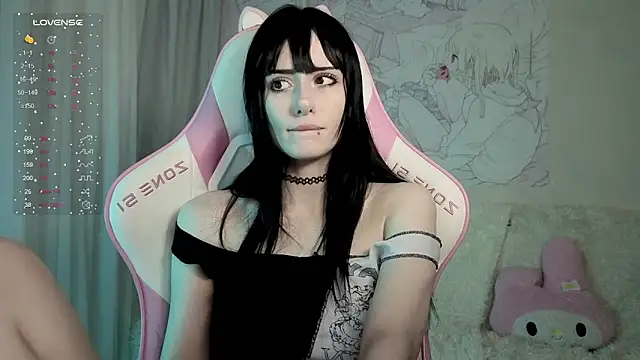 Snapshot of MiranaLieberttt chatting on 04.15.26 MiranaLieberttt online show from 04.15.26