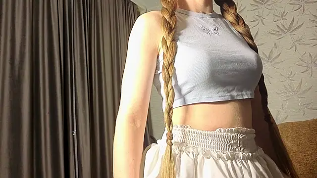 MissPompadure online show from 10.21.25