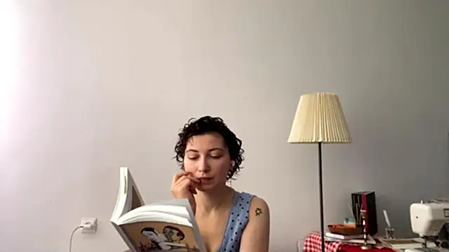 Snapshot of AlyseDietrich chatting on 10.13.25 AlyseDietrich online show from 10.13.25