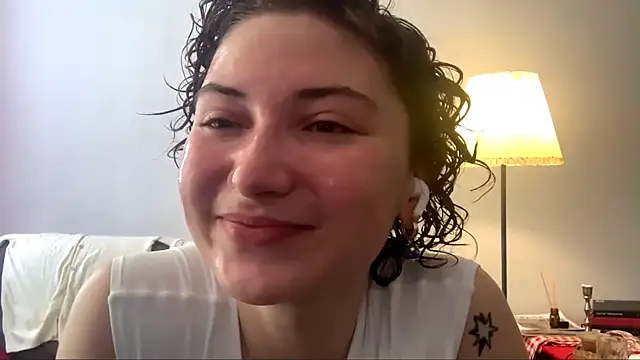 Snapshot of AlyseDietrich chatting on 10.14.25 AlyseDietrich online show from 10.14.25