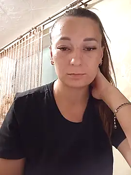 HollyDollsi online show from 10.19.25