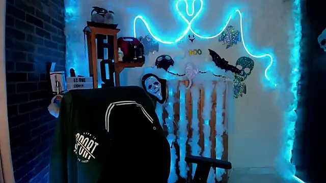 Snapshot of Lizz_martins chatting on 10.17.25 Lizz martins online show from 10.17.25