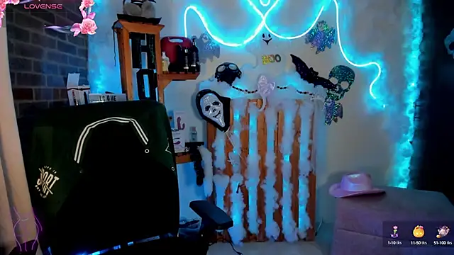 Snapshot of Lizz_martins chatting on 10.18.25 Lizz martins online show from 10.18.25