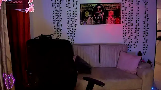 Snapshot of Lizz_martins chatting on 10.30.25 Lizz martins online show from 10.30.25