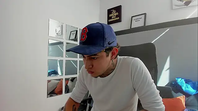 Snapshot of Sky_Wild chatting on 10.25.25 Sky Wild online show from 10.25.25