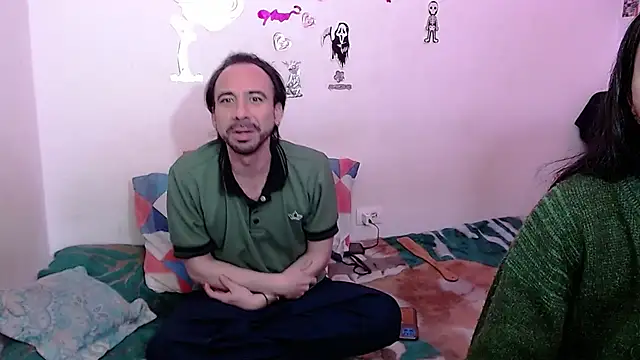 Isis Robert online show from 11.04.25