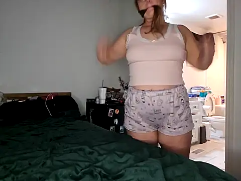 mommiixpooks online show from 10.13.25