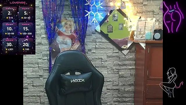 Snapshot of playboybunny-- chatting on 10.29.25 playboybunny-- online show from 10.29.25