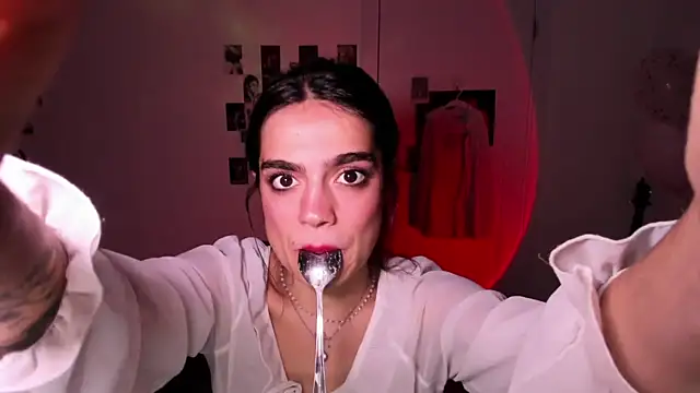 nightfloatt online show from 11.03.25