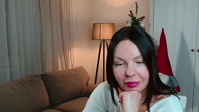 LittleNicolee online show from 12.20.25