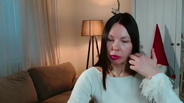 LittleNicolee online show from 12.21.25