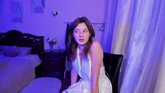 Snapshot of ShannanBeauty chatting on 10.21.25 ShannanBeauty online show from 10.21.25