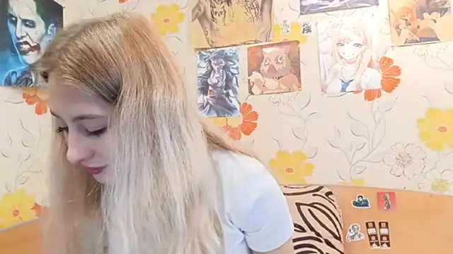 Snapshot of AmeliLia chatting on 10.23.25 AmeliLia online show from 10.23.25