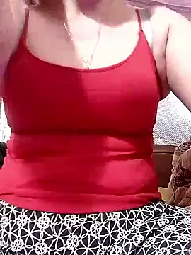 Snapshot of YiyinLy chatting on 01.19.26 YiyinLy online show from 01.19.26