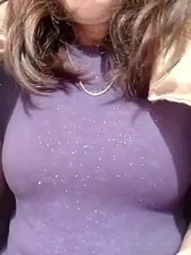 Snapshot of YiyinLy chatting on 02.02.26 YiyinLy online show from 02.02.26