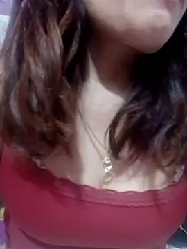 Snapshot of YiyinLy chatting on 03.02.26 YiyinLy online show from 03.02.26