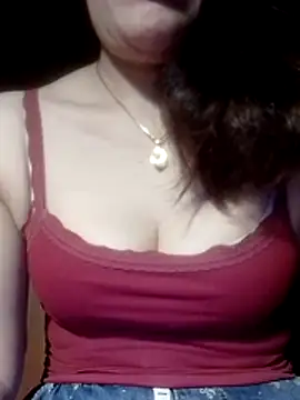 YiyinLy online show from 03.28.26