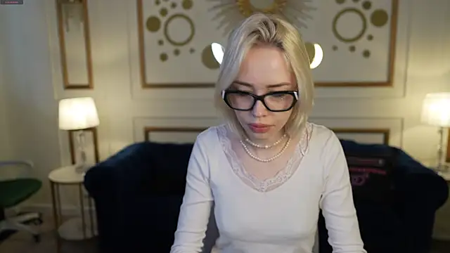 Snapshot of Jessica_start chatting on 11.24.25 Jessica start online show from 11.24.25