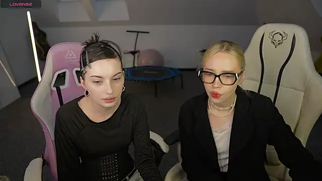 Snapshot of Jessica_start chatting on 11.29.25 Jessica start online show from 11.29.25