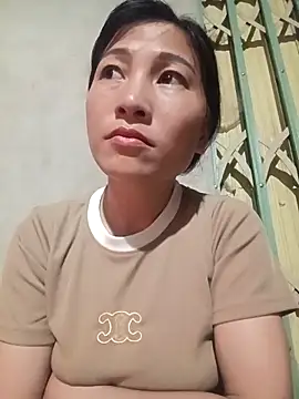 Snapshot of Meo_x chatting on 10.16.25 Meo x online show from 10.16.25