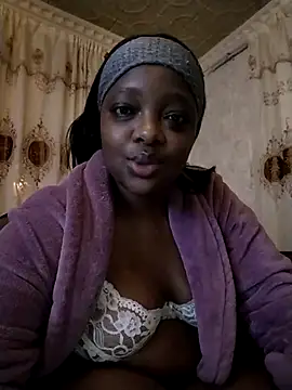 Snapshot of paynothicknesss chatting on 10.14.25 paynothicknesss online show from 10.14.25