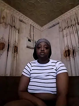 Snapshot of paynothicknesss chatting on 10.15.25 paynothicknesss online show from 10.15.25